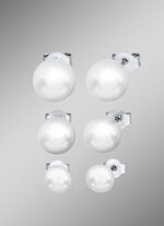 Oorknopjes gezet in fijn zilver 925/- met zoetwaterkweekparels 