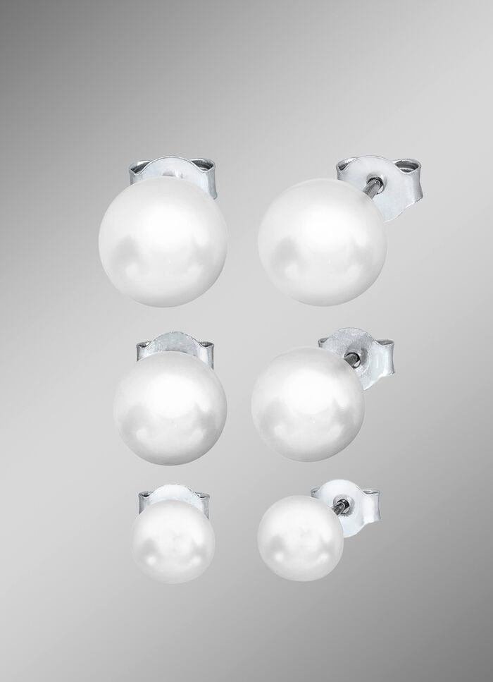 Oorknopjes gezet in fijn zilver 925/- met zoetwaterkweekparels 