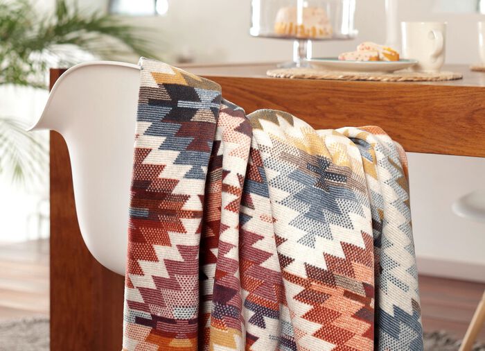 Dekentje met een mooie gehaakte zoom 