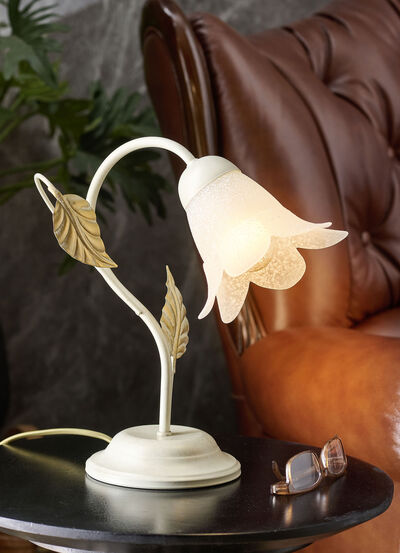 Metalen tafellamp met glazen kap 