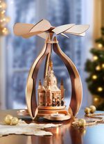 Tafelpiramide gemaakt van massief lokaal hout 