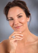 Damesring met 72 diamanten en 46 briljanten 