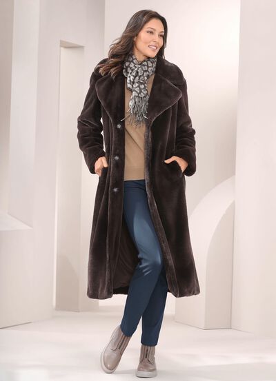 Jas van knuffelzacht imitatiebont 