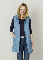 Gewatteerd vest met decoratief lint 