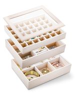 Sieradendoosje van kunstleer met fluwelen binnenvoering 