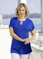 Veelzijdig shirt met decoratief element bij de halslijn 