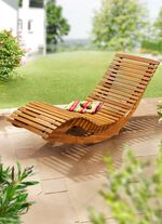 Ergonomisch gevormde schommelbank van acaciahout 