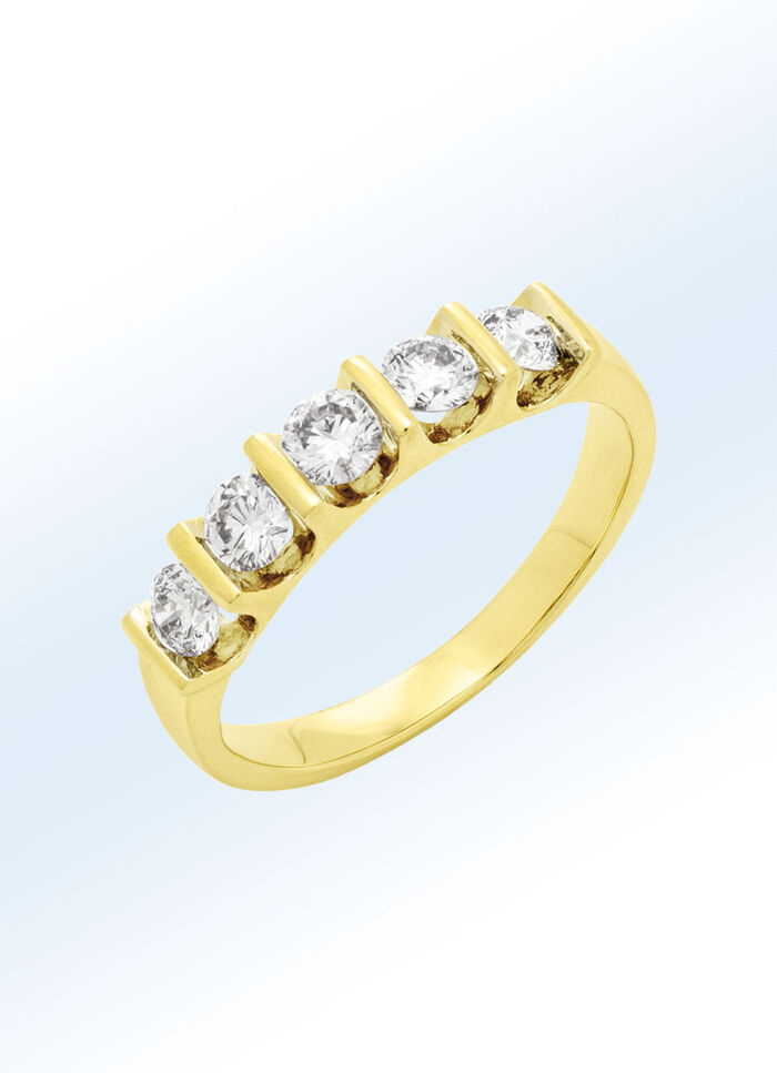 Damesring van goud met diamanten 