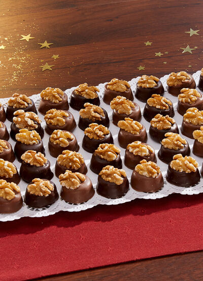 Fijne walnootpralines met marsepein 