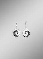 Moderne oorbellen met spinel 