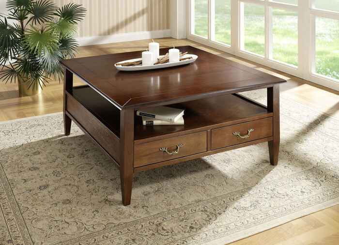 Deels massieve salontafel met 4 lades 