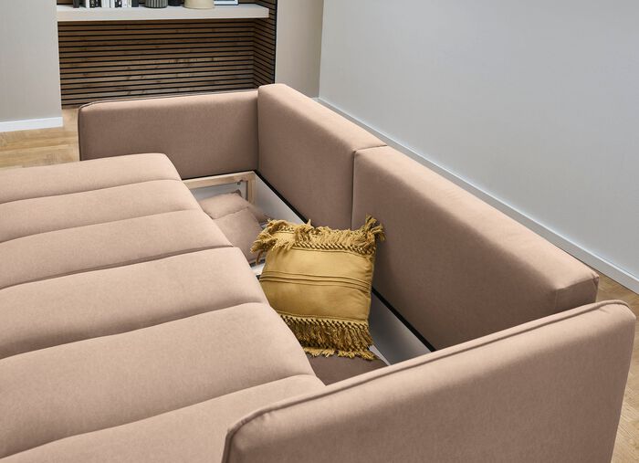 Gestoffeerde meubels met decoratief stiksel 