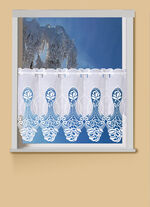 Kort gordijn met rozenmotief gemaakt van Plauen-kant 