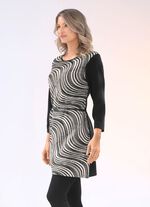 Tuniek met zwarte riem 