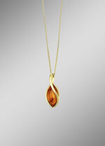 Vergulde hanger met echte barnsteen 