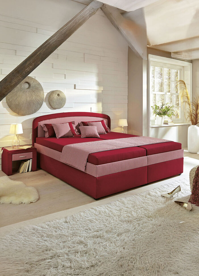 Gestoffeerd bed met ruime bedkast BORDEAUX
