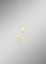 Hartvormige hanger met 45 diamanten 