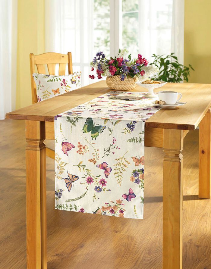 Tafel- en interieurdecoratie met lenteachtige prints 