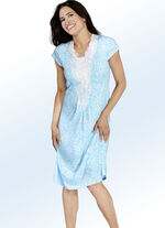 Nachtjapon met stolpplooien, groot kantmotief en korte mouwen, modal 