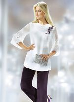 Broek met een opvallend siermotief met strasssteentjes AUBERGINE