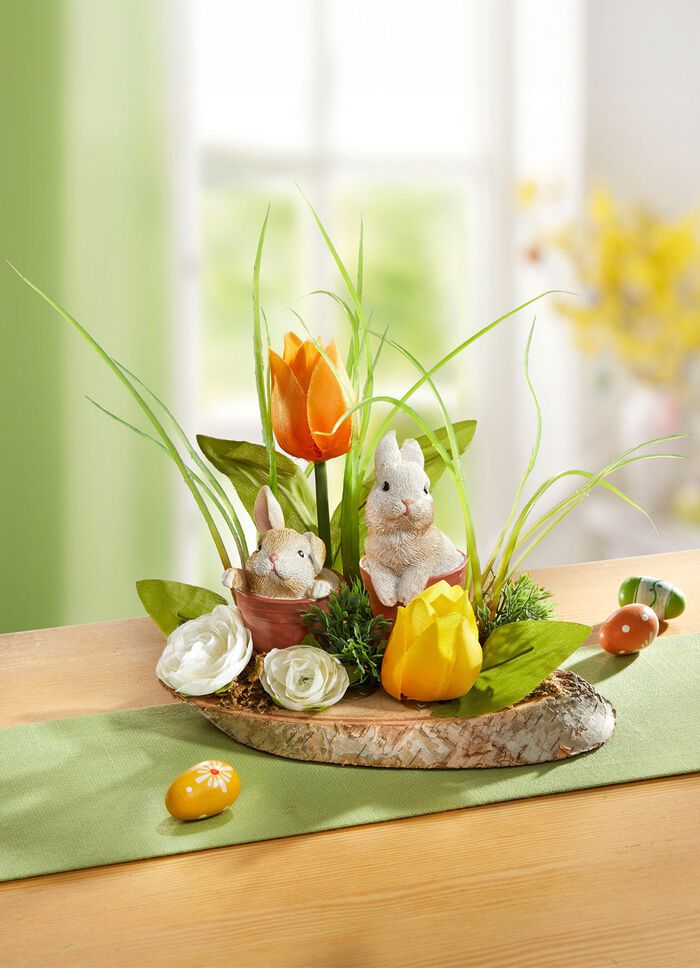 Tafelopstelling op boomstam 