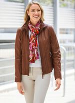 Kort leren jack met klinknagels 