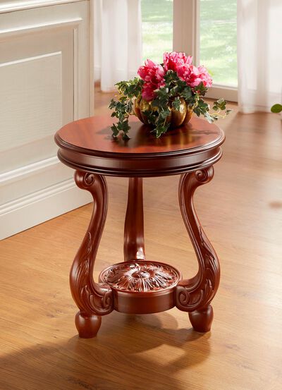 Beukenhouten bijzettafel met snijwerk 