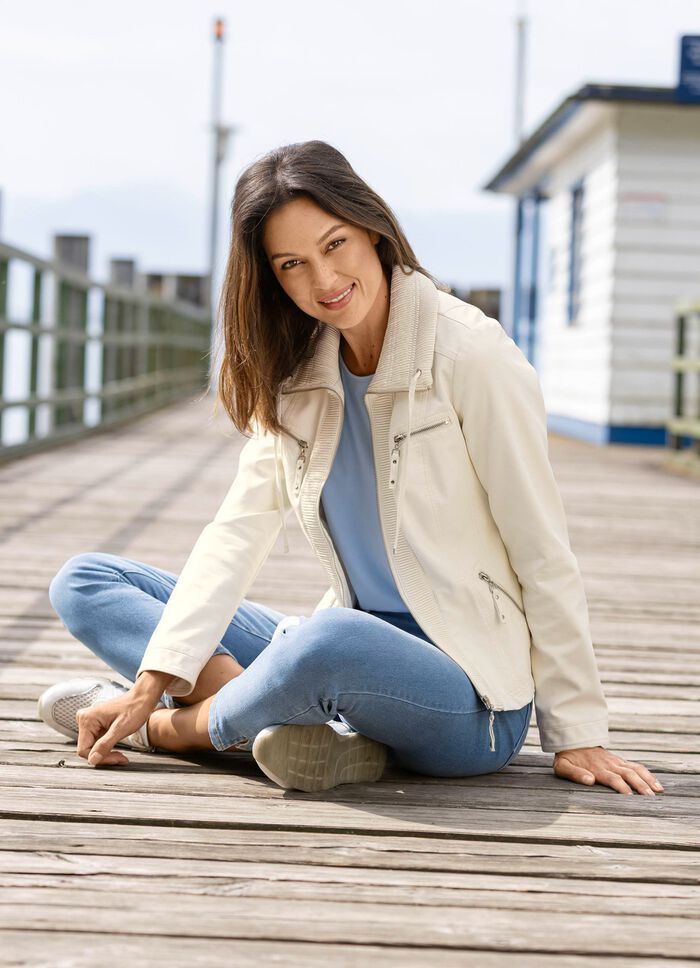 Kort jasje van imitatie nappaleer 