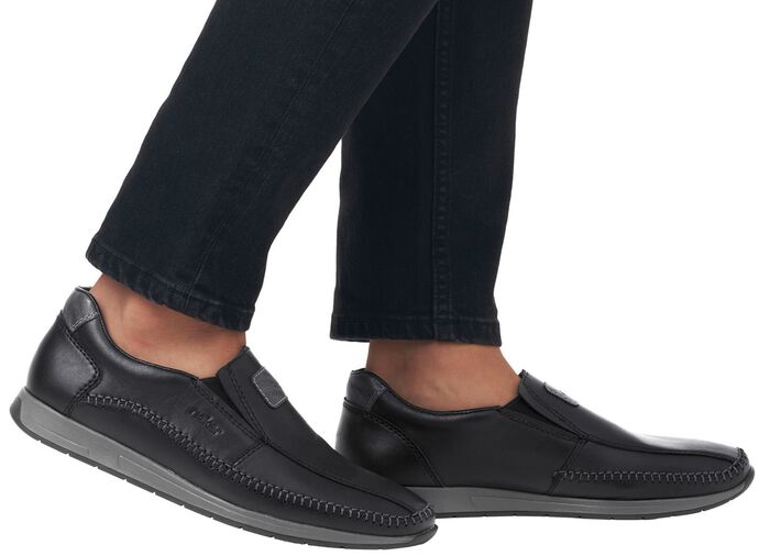 Rieker pantoffels gemaakt van nappaleer ZWART