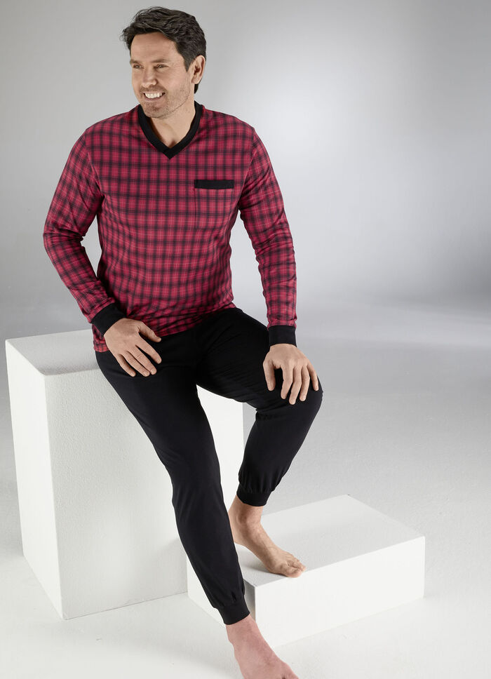 Pyjama met V-hals, borstzak en ruitjesdessin 