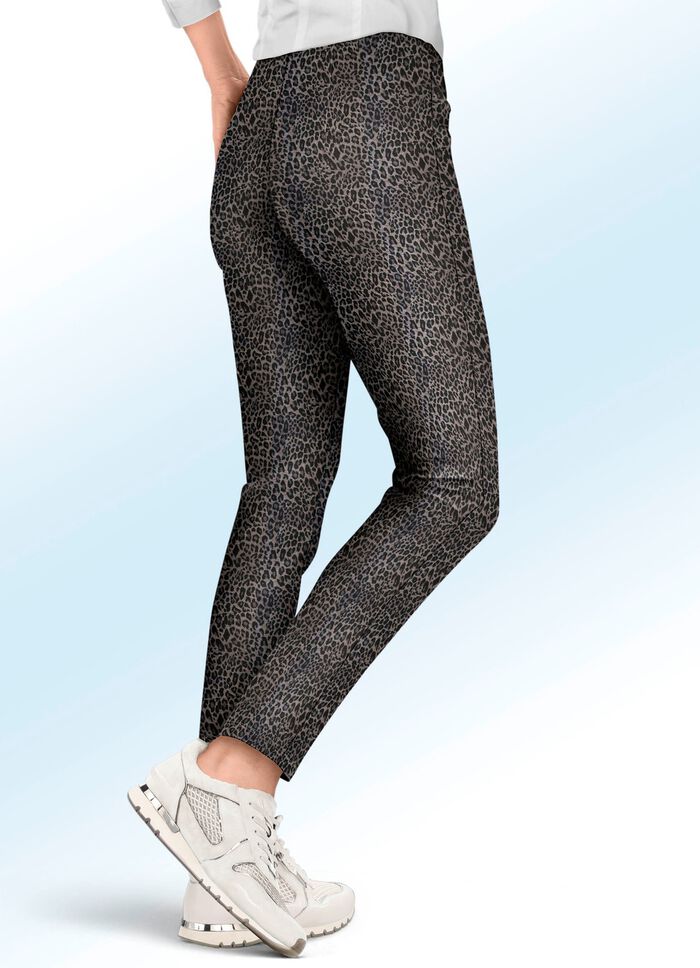 Broek in het actuele Leo-design 