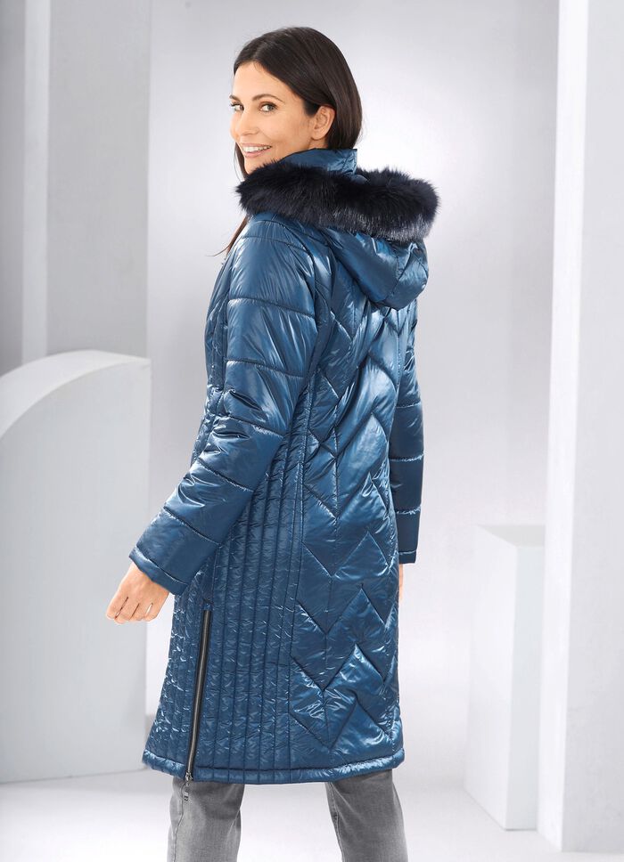 Jas met figuurflatterend quiltwerk in de lengte 