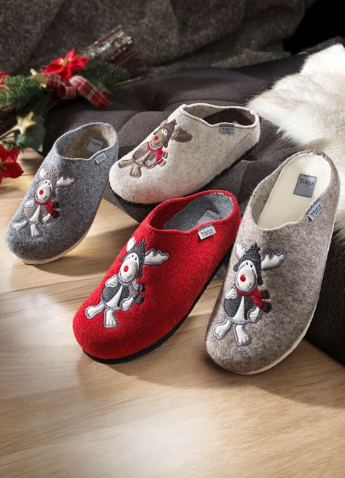 Pluizige, warme pantoffels van wolvilt 