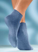 Set van zes sokken in verschillende kleuren 