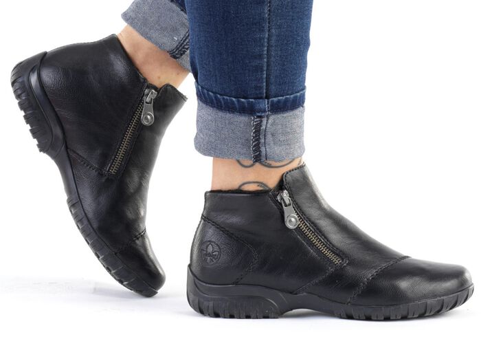 Rieker laarsje met decoratieve quilting ZWART