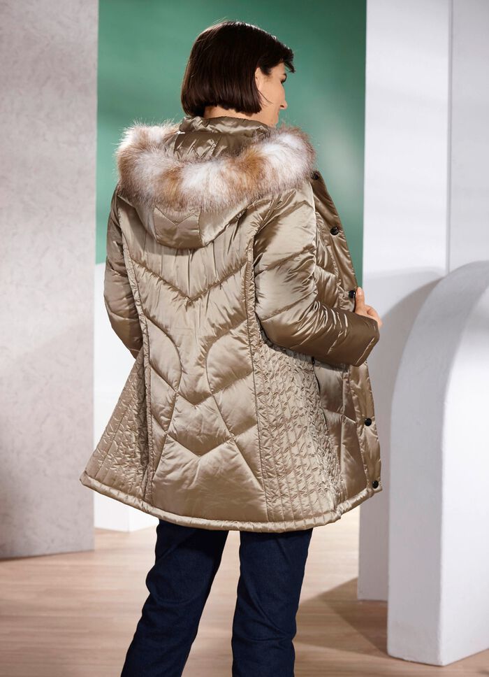 Jasje met figuurflatterende verticale stiksels aan de zijkanten 