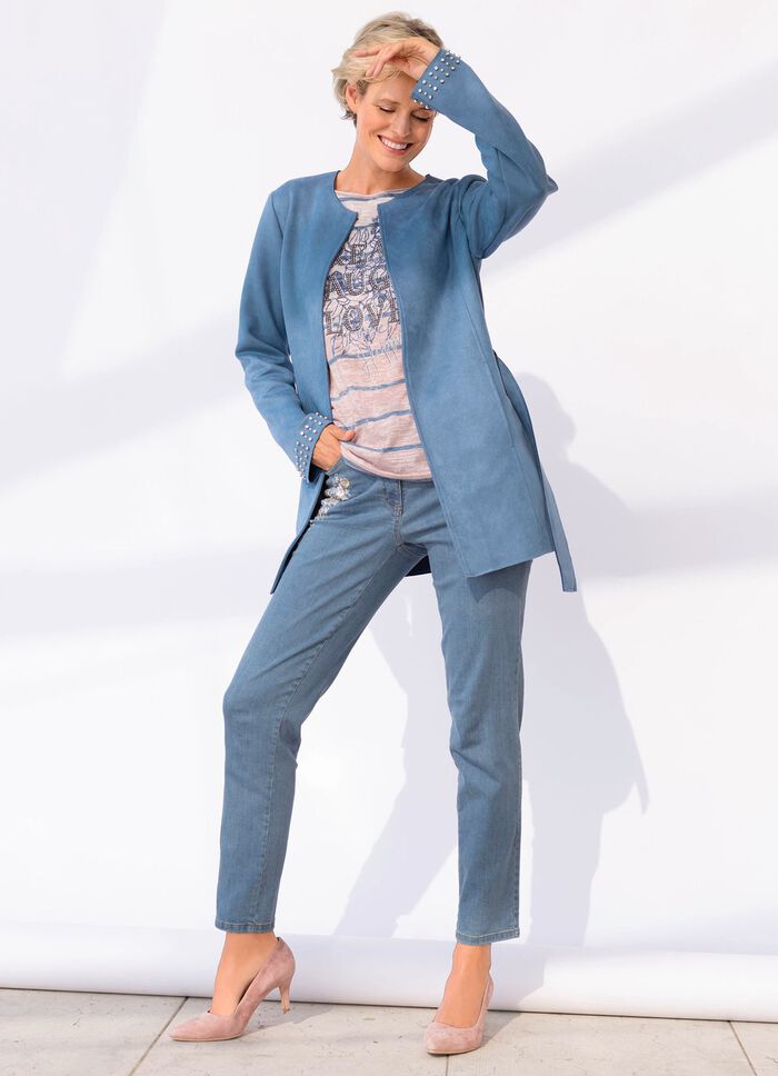 Jeans met bloemenborduursels 