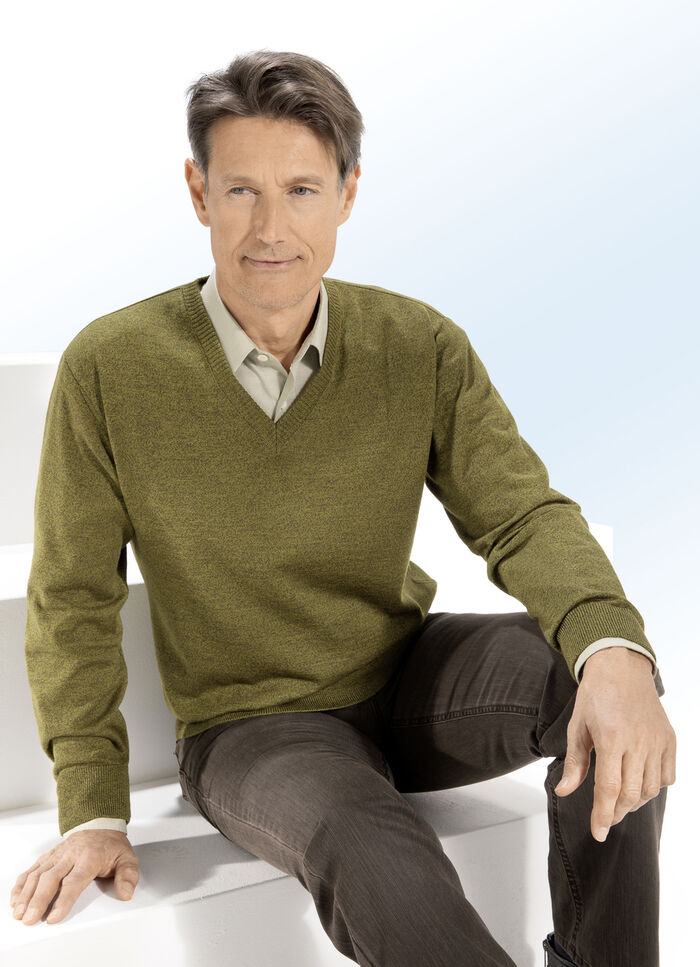 Goed te combineren trui met V-hals in 3 kleuren GROEN