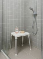 Douche- en badkruk met extra grote zitting 