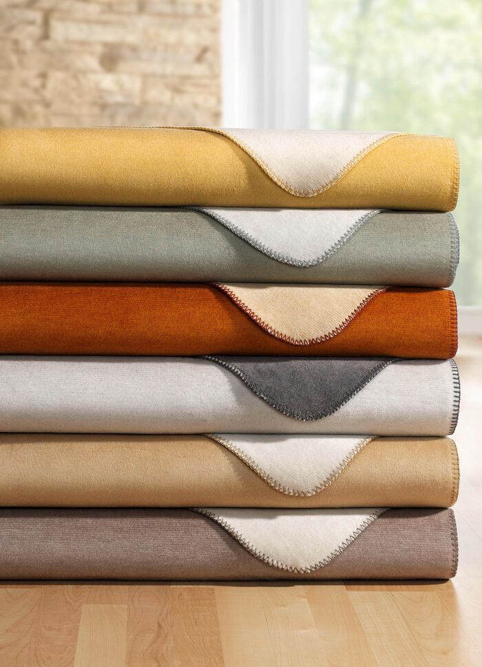 Deken met effen omkeerbare zijkant en gehaakte zoom CREME, NATUUR