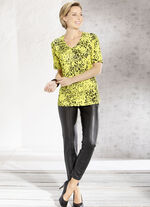 Shirt met zilverkleurige sierplaatjes 