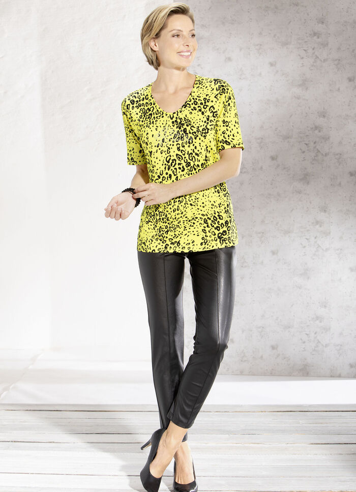 Shirt met zilverkleurige sierplaatjes 