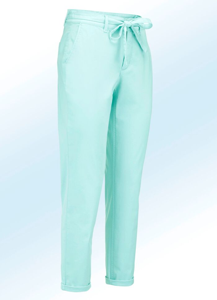 Broek in trendy chinovorm 