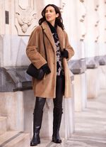 Korte jas met schuine zakken 