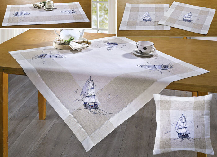 Kamerdecoratie geborduurd met scheepsmotieven 