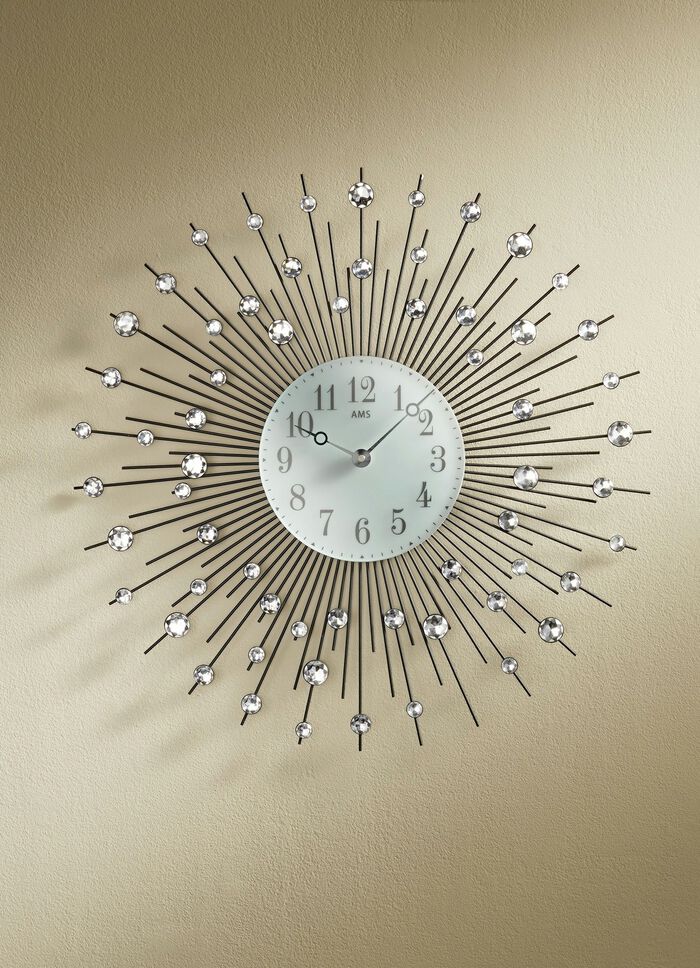 Wandklok met Arabische cijfers 