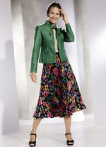 Kort jasje met kleine opstaande kraag 