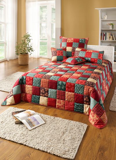 Sprei en kussenslopen in patchwork-look 
