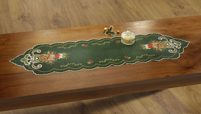 Kerstachtige tafel- en kamerdecoratie 