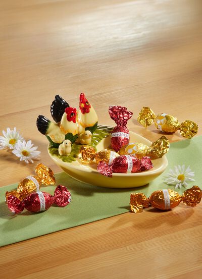 Decoratieve keramische kom met zoete vulling 